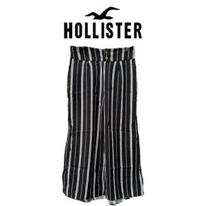 Hollister Ladies Pants Black and White Vertical Striped Pants 100% Viscose Small